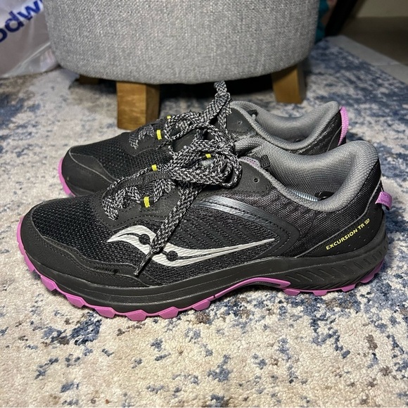 Saucony Black & Purple Excursion Tr1 Trail Running Shoes Size 11 Wide - Picture 3 of 9